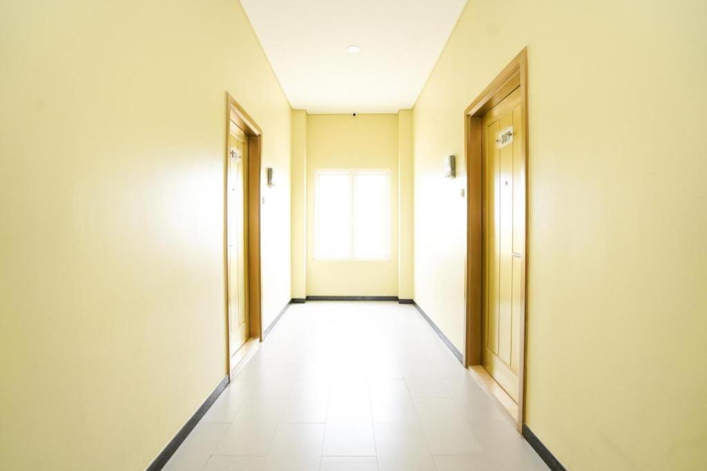 סוראבאיה Oyo 1330 Hotel Cahaya 3 מראה חיצוני תמונה