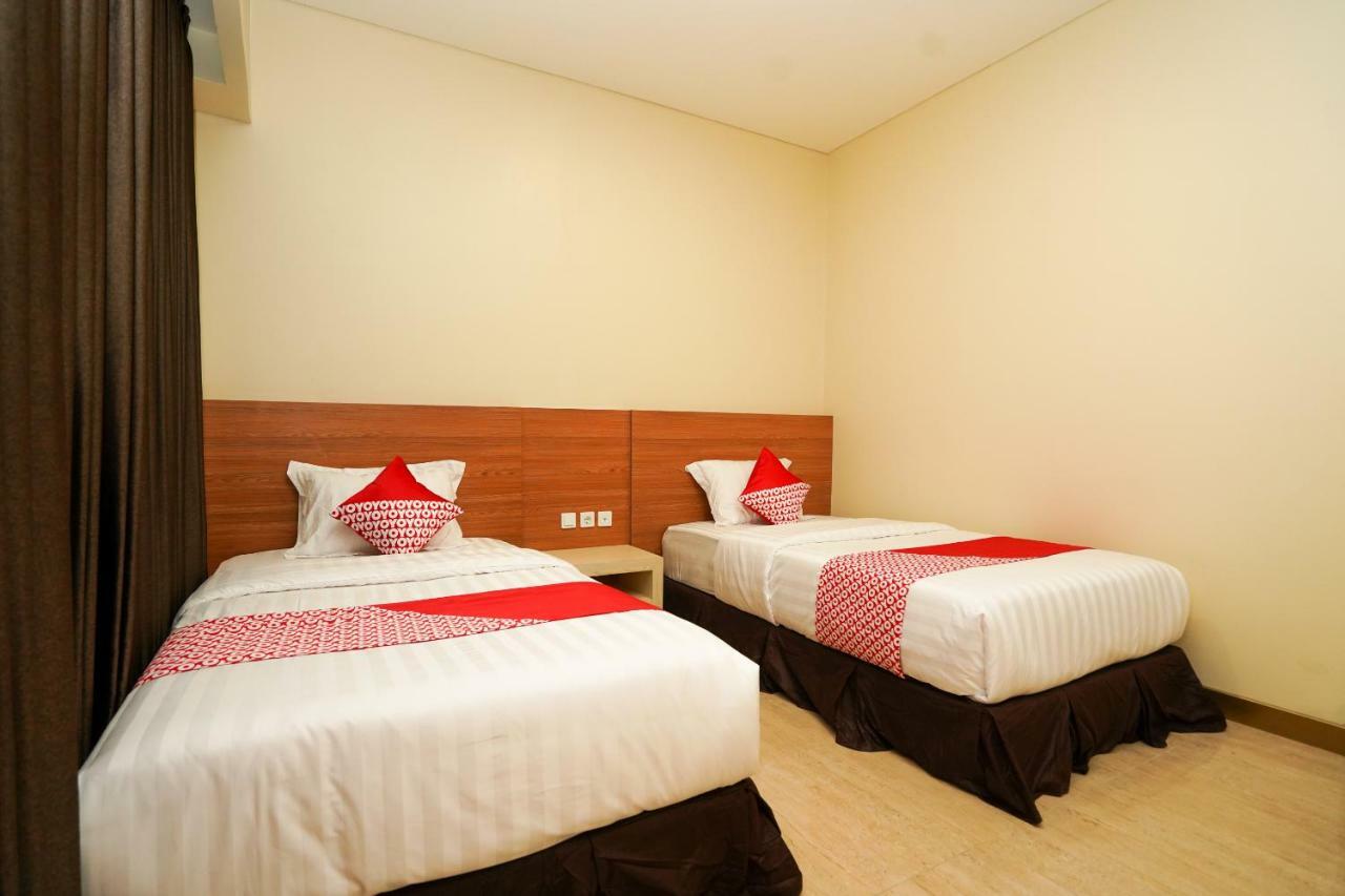 סוראבאיה Oyo 1330 Hotel Cahaya 3 מראה חיצוני תמונה