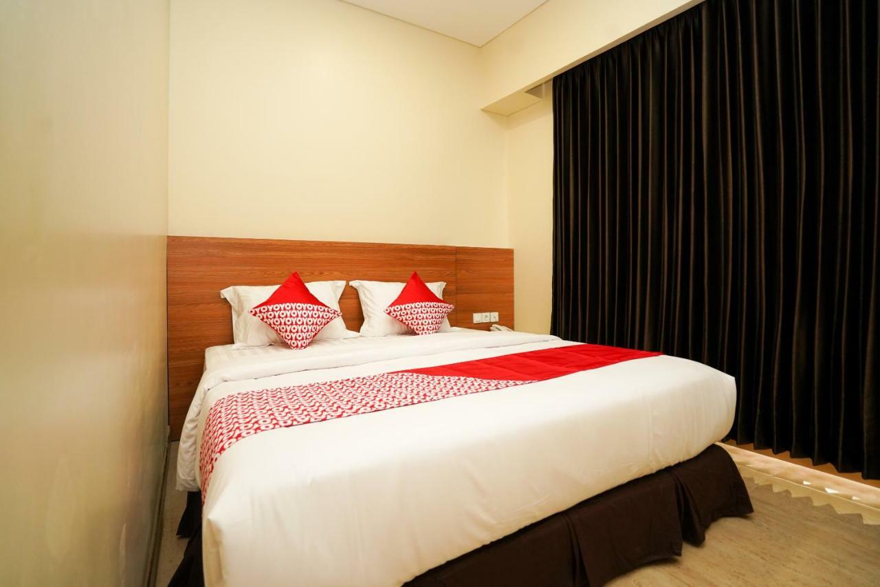 סוראבאיה Oyo 1330 Hotel Cahaya 3 מראה חיצוני תמונה