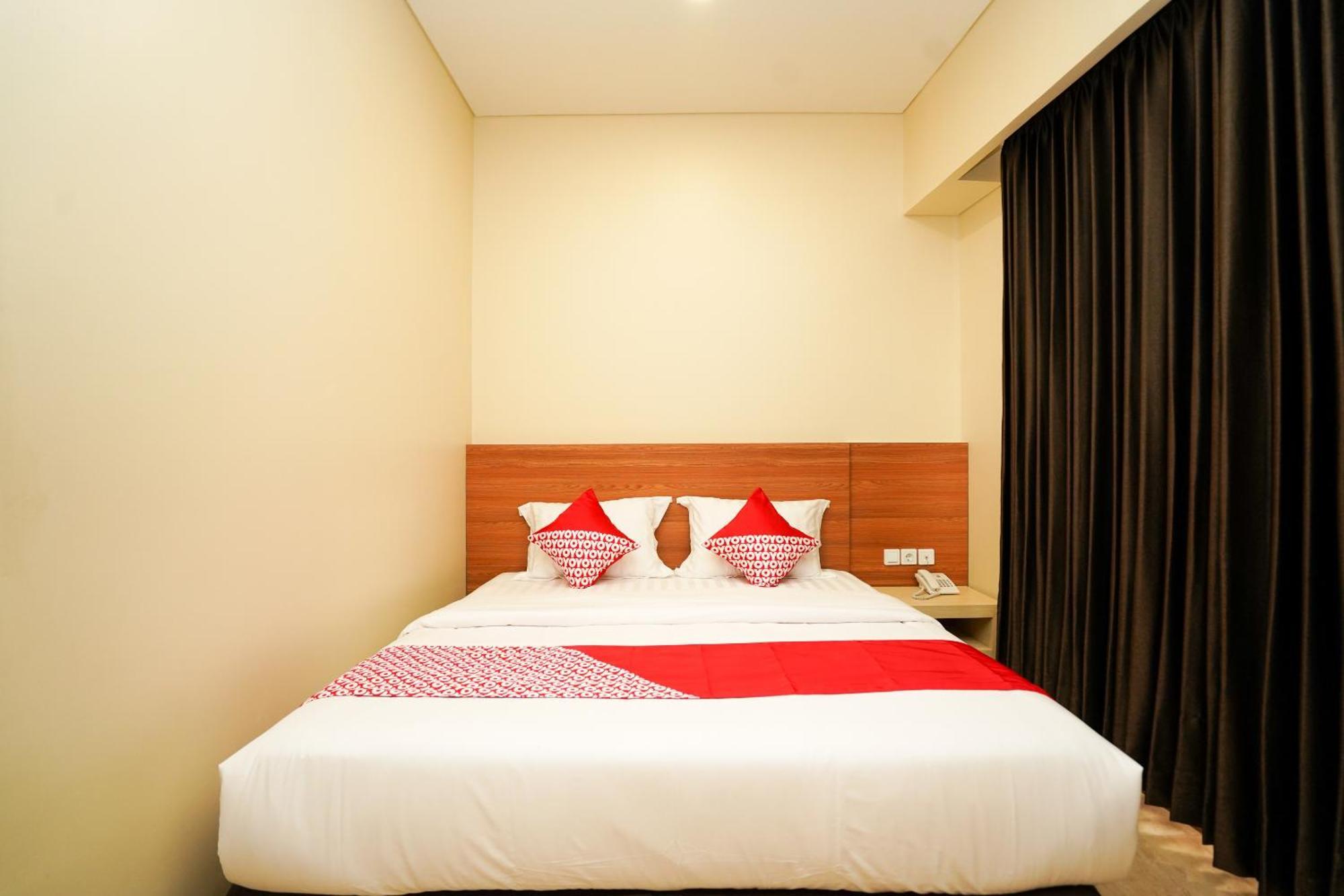 סוראבאיה Oyo 1330 Hotel Cahaya 3 מראה חיצוני תמונה